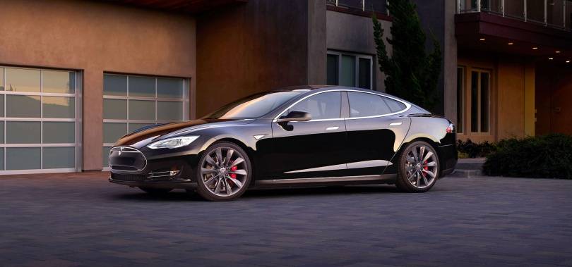 Автомобиль Tesla Model S стоимостью 59 500 долларов