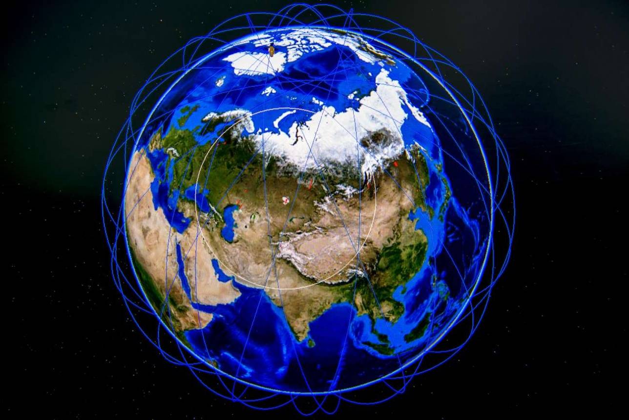 За сутки KazEOSat-2 делает 14-15 оборотов вокруг Земли