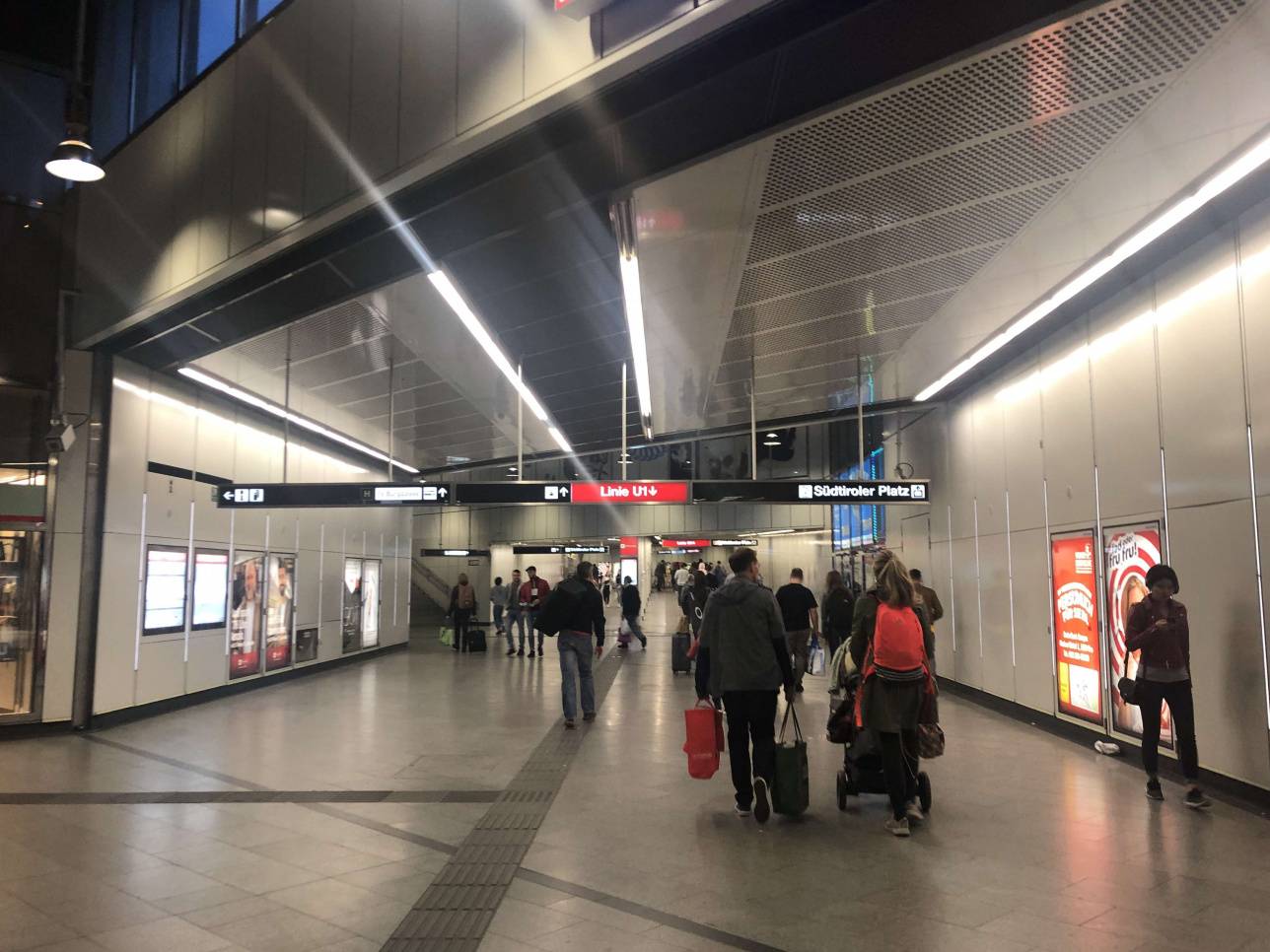 В метро нет турникетов